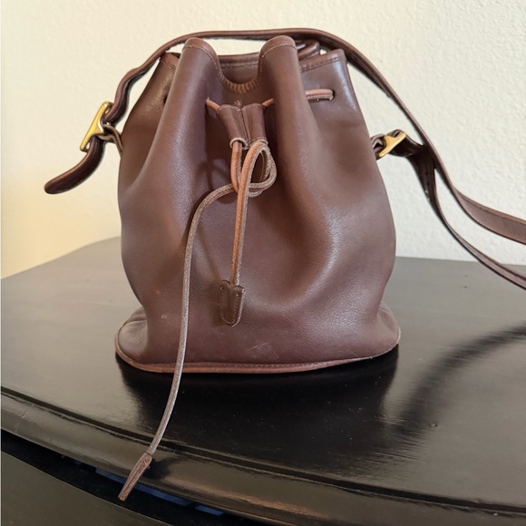 Vintage Coach Lula's Legacy Drawstring Bucket Crossbody
Shoulder Bag 9952 - Picture 4 of 6